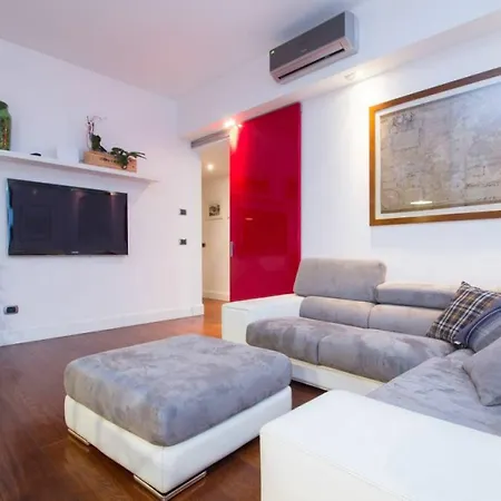 Amazing & Spacious Apt In Centrale