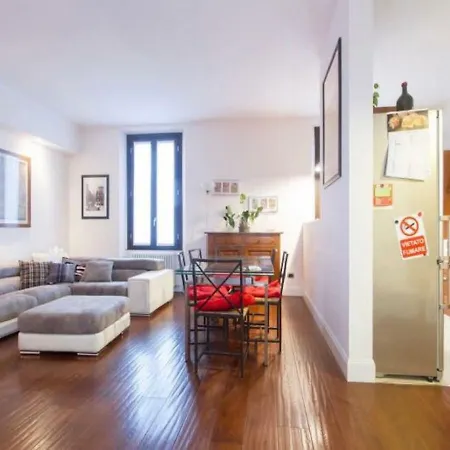 Amazing & Spacious Apt In Centrale شقة *