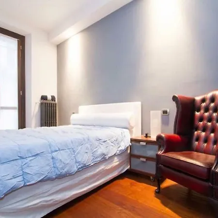 Amazing & Spacious Apt In Centrale ميلان
